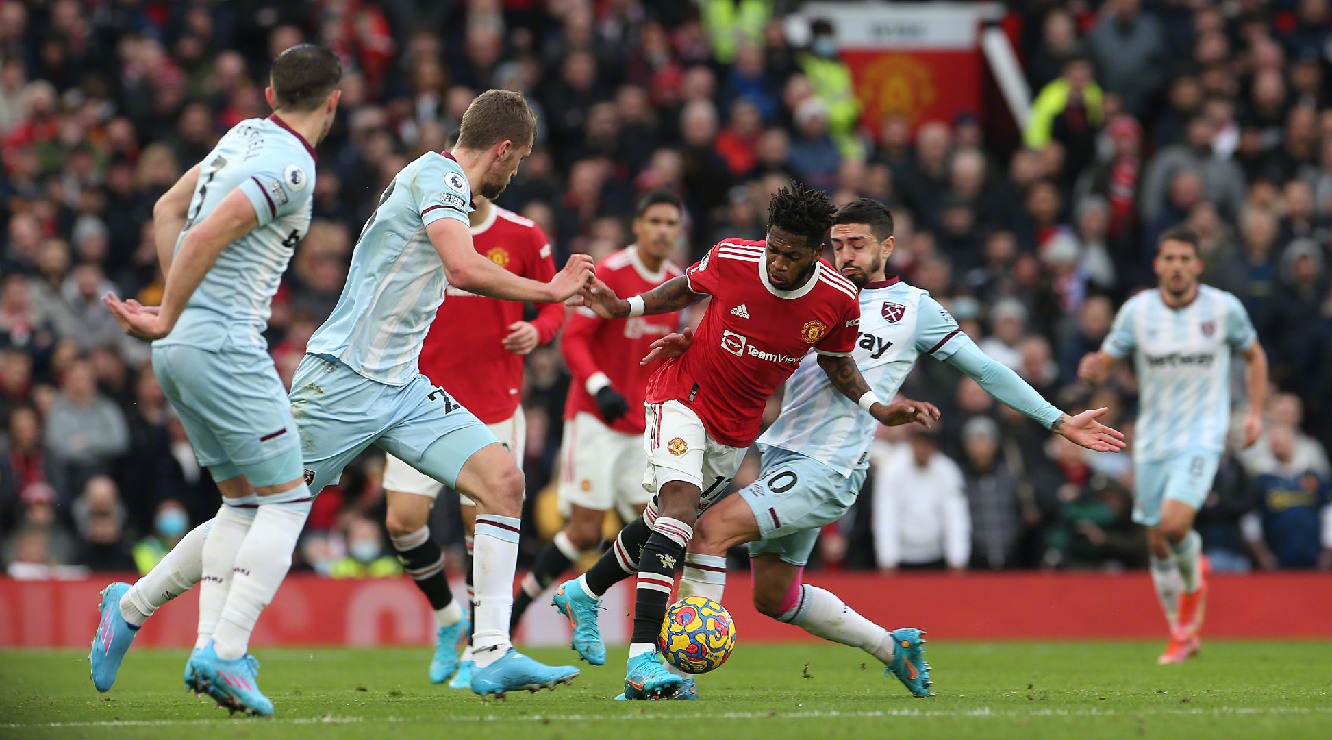 转会市场中 转会市场中